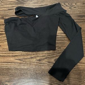 Jordyn Jagger black one shoulder/arm shirt